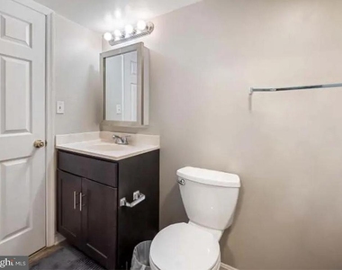 2128 Fleet Street - Photo Thumbnail 6