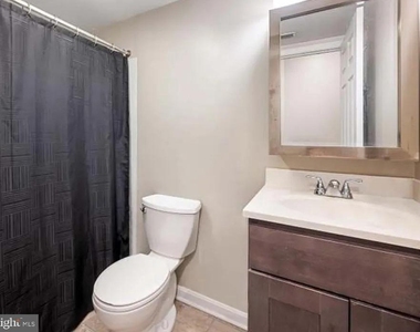 2128 Fleet Street - Photo Thumbnail 9