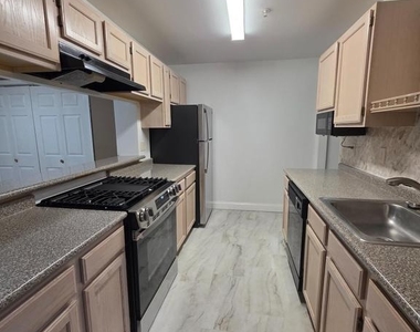 2809 Waters Edge Drive - Photo Thumbnail 12