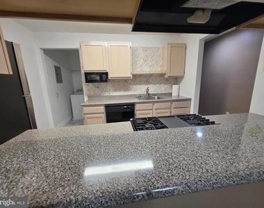 2809 Waters Edge Drive - Photo Thumbnail 15