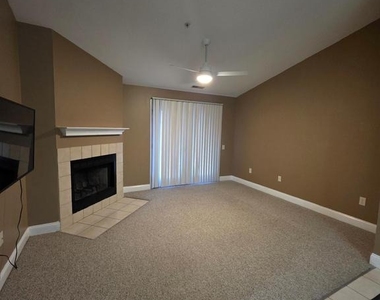 2809 Waters Edge Drive - Photo Thumbnail 6