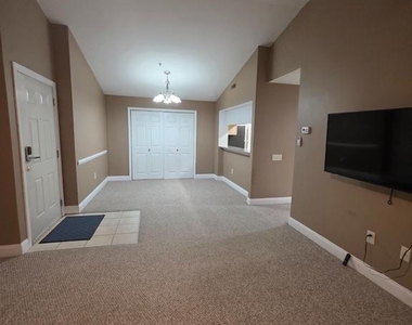 2809 Waters Edge Drive - Photo Thumbnail 10