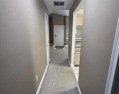 2809 Waters Edge Drive - Photo Thumbnail 23