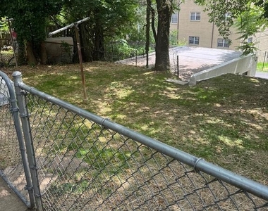 4253 Brooks Street Ne - Photo Thumbnail 21