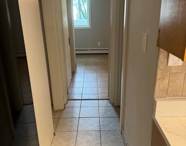 4253 Brooks Street Ne - Photo Thumbnail 9