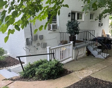 4253 Brooks Street Ne - Photo Thumbnail 18