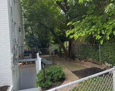 4253 Brooks Street Ne - Photo Thumbnail 19