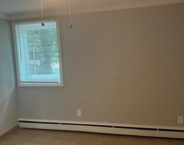 4253 Brooks Street Ne - Photo Thumbnail 11