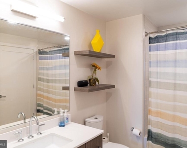 1211 Van Street Se - Photo Thumbnail 7