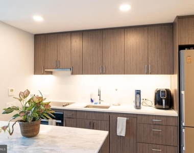 1211 Van Street Se - Photo Thumbnail 1