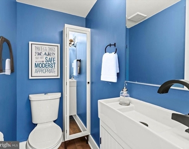 1267 Penn Street Ne - Photo Thumbnail 6