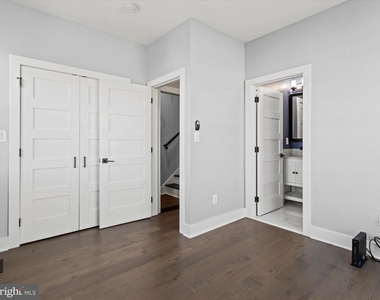 1267 Penn Street Ne - Photo Thumbnail 13