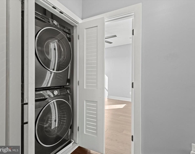 1267 Penn Street Ne - Photo Thumbnail 14