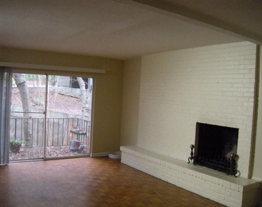 2704 San Pedro St - Photo Thumbnail 3