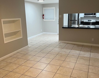 2413 Leon St - Photo Thumbnail 3