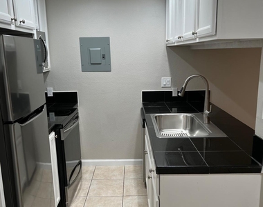 2413 Leon St - Photo Thumbnail 10