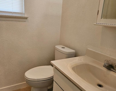 1511 W Mesa Park Dr - Photo Thumbnail 10