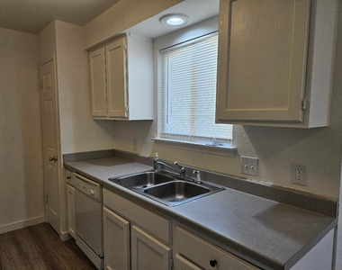 1511 W Mesa Park Dr - Photo Thumbnail 7