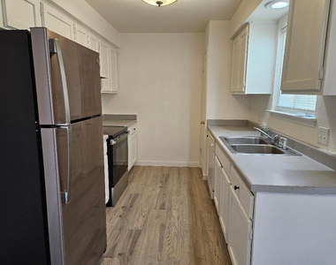 1511 W Mesa Park Dr - Photo Thumbnail 5