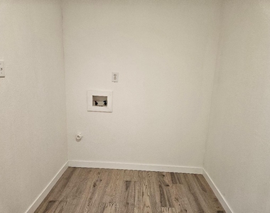 1511 W Mesa Park Dr - Photo Thumbnail 15
