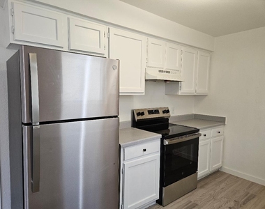 1511 W Mesa Park Dr - Photo Thumbnail 6