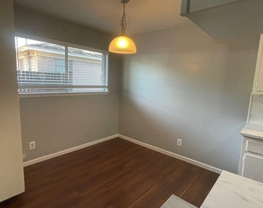 309 E Grady Dr - Photo Thumbnail 6