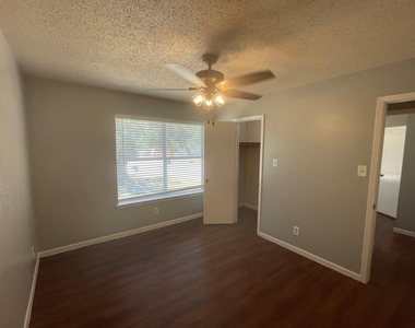 309 E Grady Dr - Photo Thumbnail 17