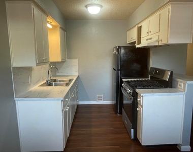 309 E Grady Dr - Photo Thumbnail 7