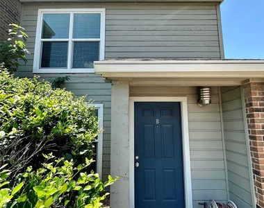 2018 W Rundberg Ln - Photo Thumbnail 2