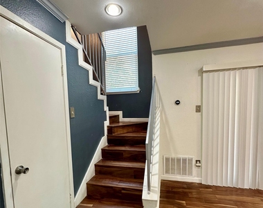 2018 W Rundberg Ln - Photo Thumbnail 11