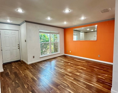 2018 W Rundberg Ln - Photo Thumbnail 4