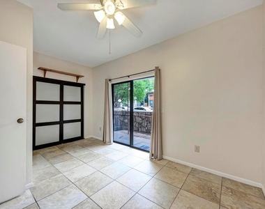 2901 San Jacinto Blvd - Photo Thumbnail 4