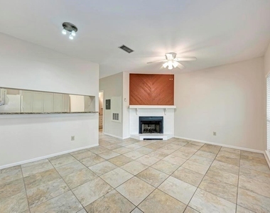 2901 San Jacinto Blvd - Photo Thumbnail 1
