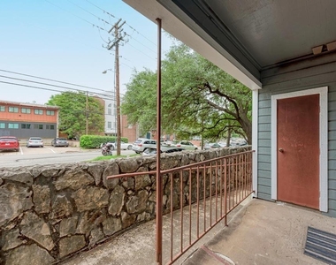 2901 San Jacinto Blvd - Photo Thumbnail 6