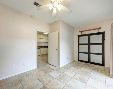 2901 San Jacinto Blvd - Photo Thumbnail 5