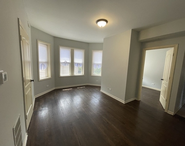 7626 S Drexel Avenue - Photo Thumbnail 2