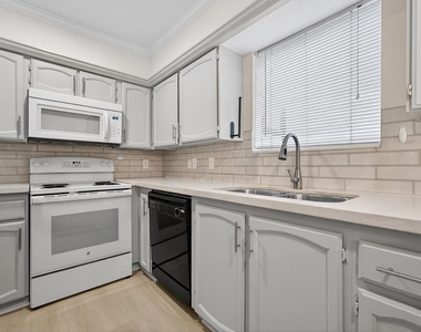 1221 Cedar Post Lane - Photo Thumbnail 8