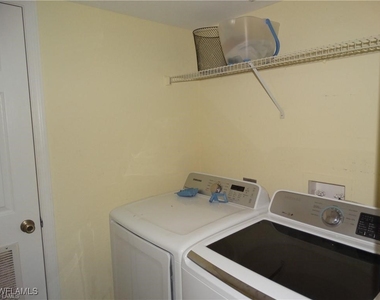 3250 Cypress Glen Way - Photo Thumbnail 7