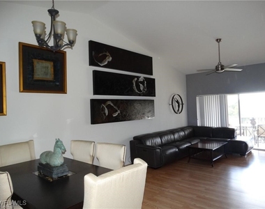 3250 Cypress Glen Way - Photo Thumbnail 9