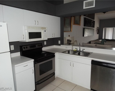 3250 Cypress Glen Way - Photo Thumbnail 6