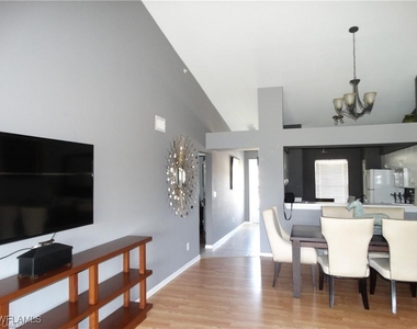 3250 Cypress Glen Way - Photo Thumbnail 8