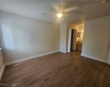 2905 Winkler Avenue - Photo Thumbnail 13