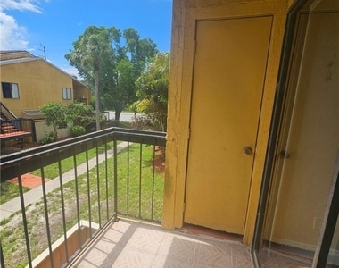 2905 Winkler Avenue - Photo Thumbnail 19