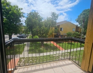 2905 Winkler Avenue - Photo Thumbnail 18