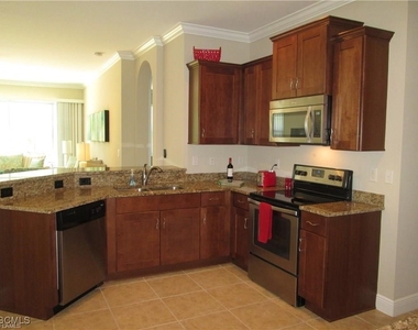 10702 Cetrella Drive - Photo Thumbnail 4