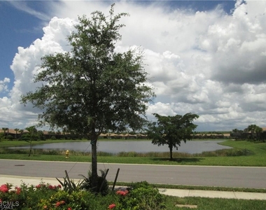 10702 Cetrella Drive - Photo Thumbnail 9