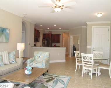 10702 Cetrella Drive - Photo Thumbnail 2