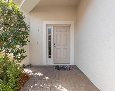 10074 Oakhurst Way - Photo Thumbnail 1