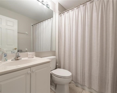 10074 Oakhurst Way - Photo Thumbnail 13