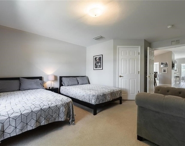 10074 Oakhurst Way - Photo Thumbnail 10